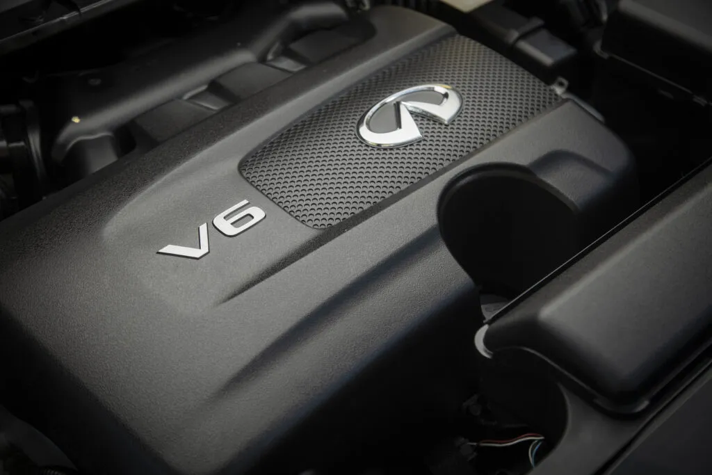 The 3.5-liter Infiniti V6 powering the QX60.