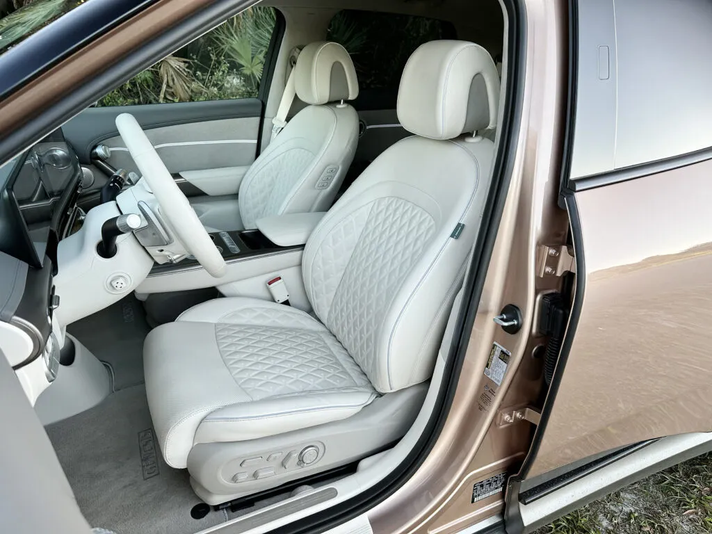 Genesis Interior Review from Napleton News