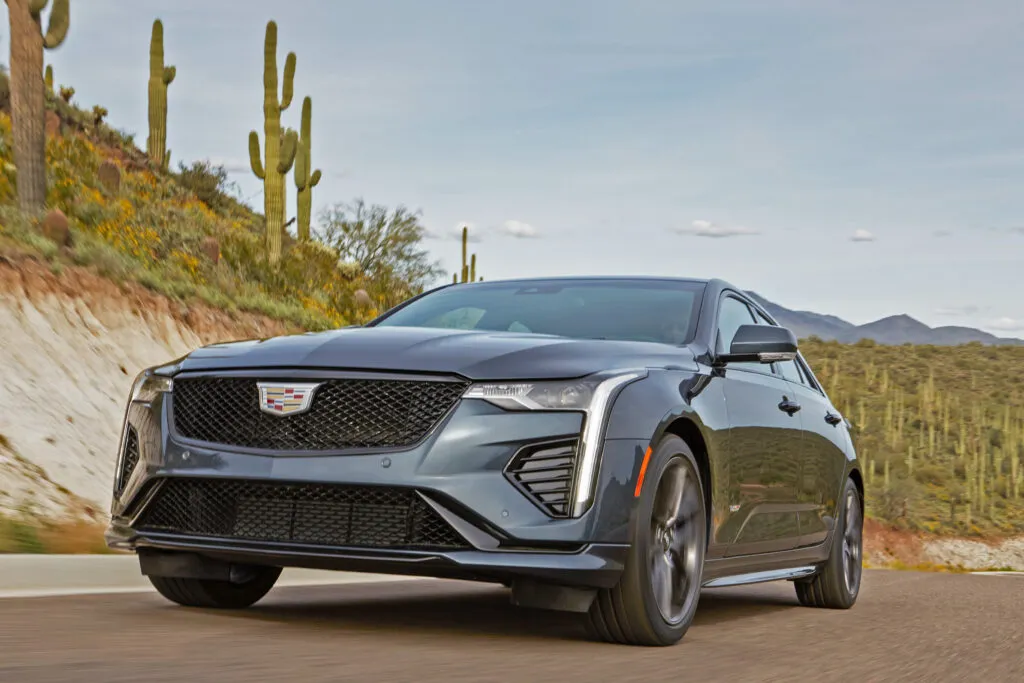 Cadillac CT4-V cactus