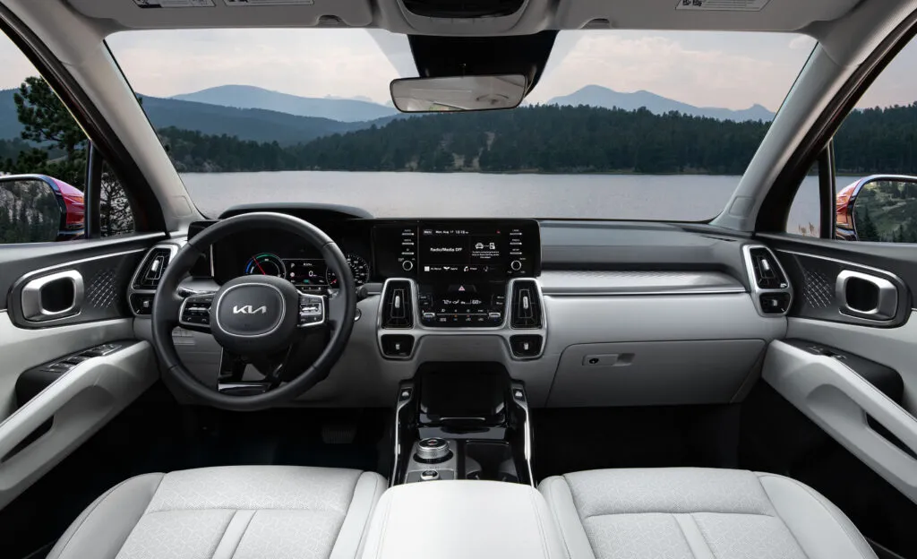 Kia Sorento Hybrid interior