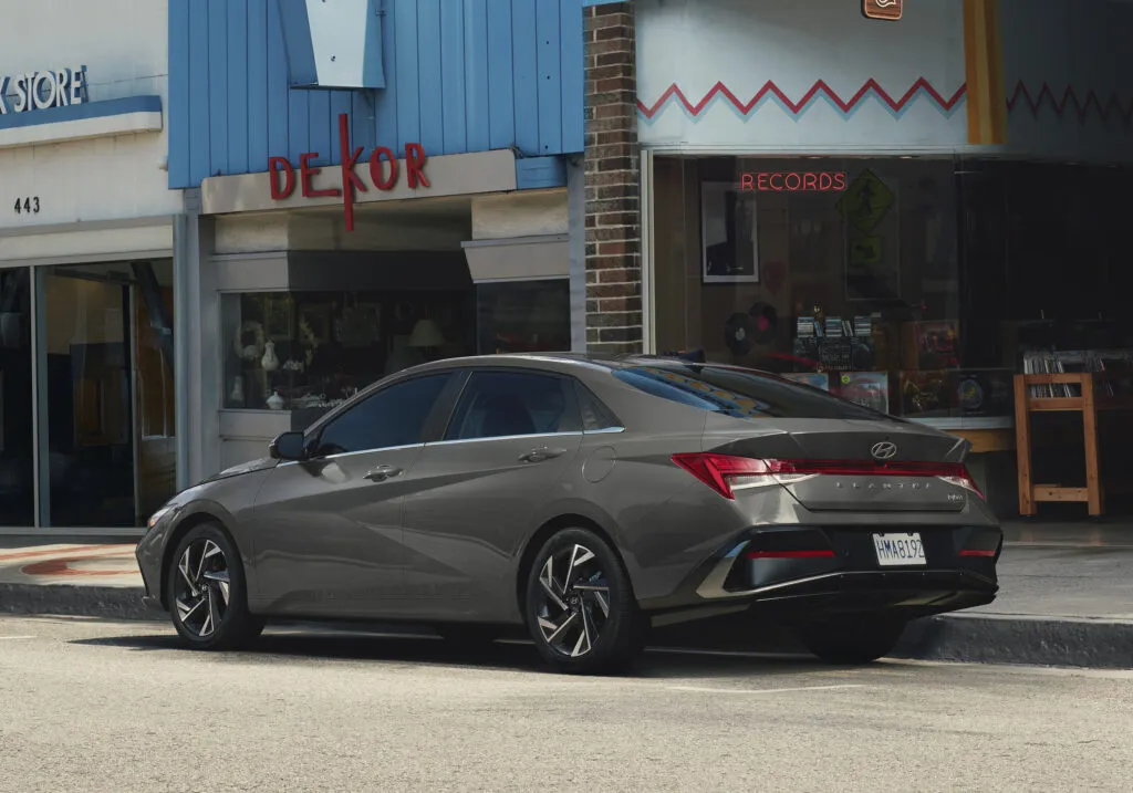 rear view elantra hybrid
