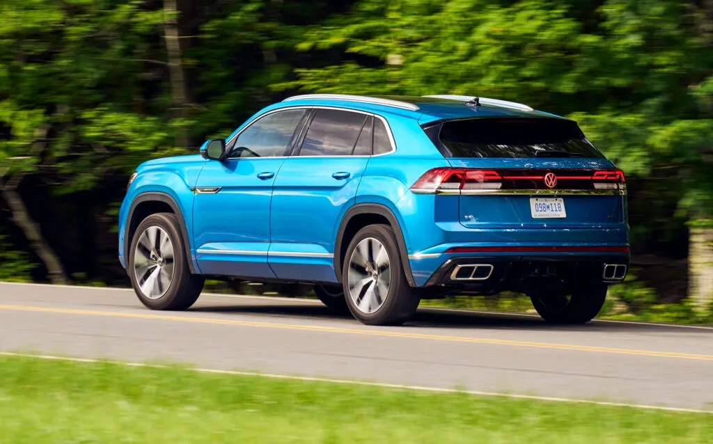 Atlas Cross Sport rear view