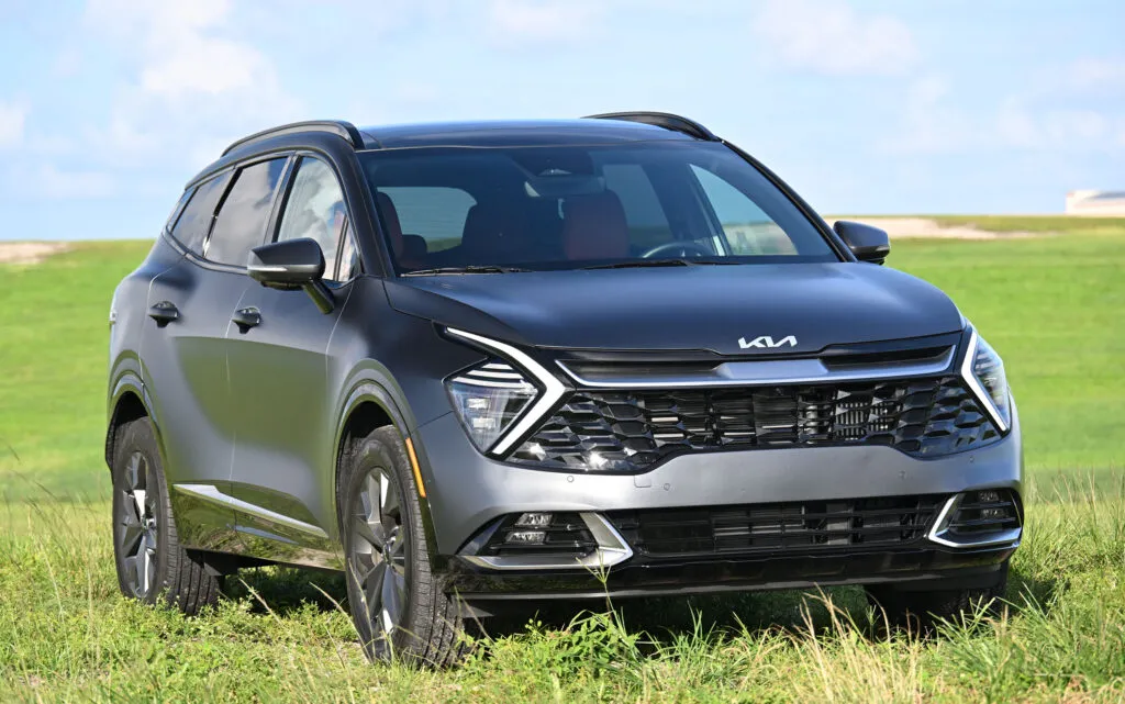 front 7/8 Kia Sportage