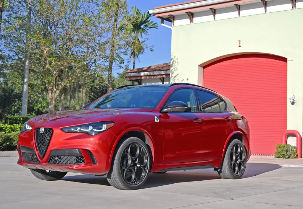 Three quarter view Stelvio