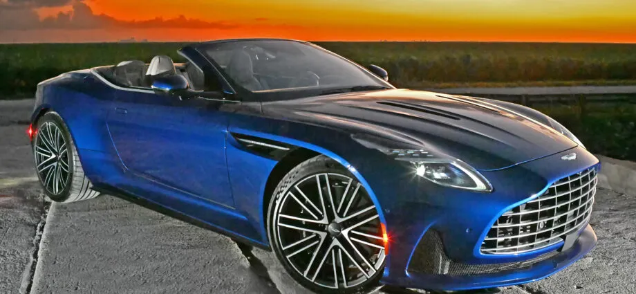 Aston Martin DB12 Volante