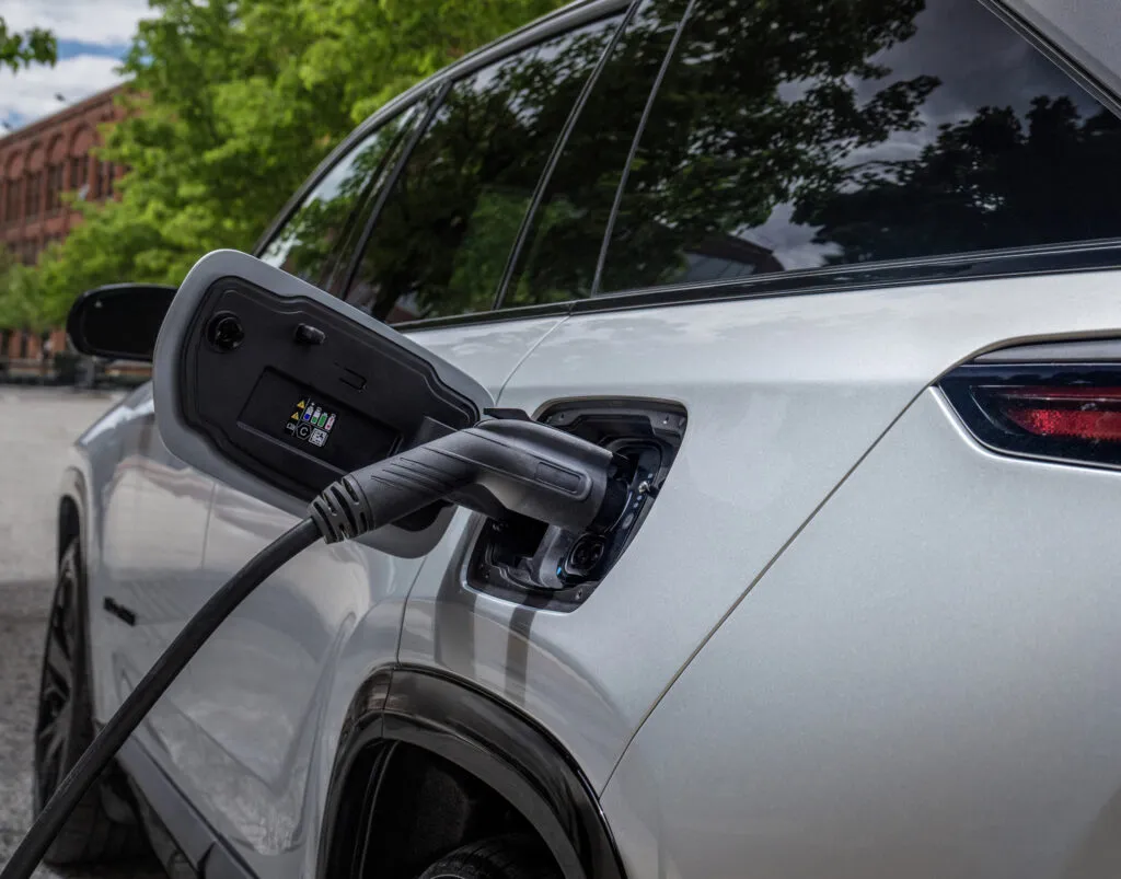 charging the wagoneer