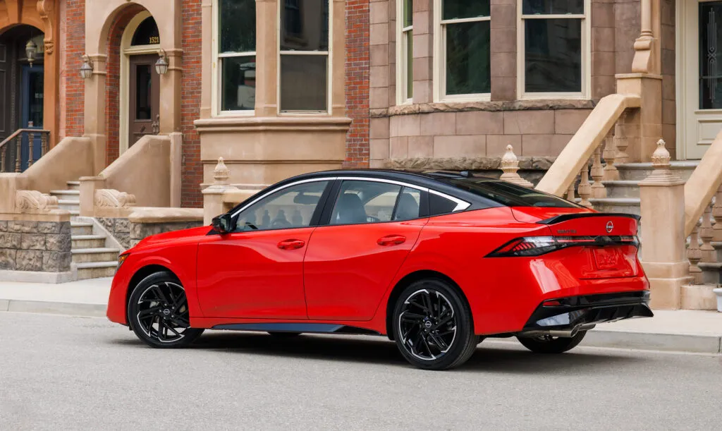 rear shot Sentra SR from Napleton news