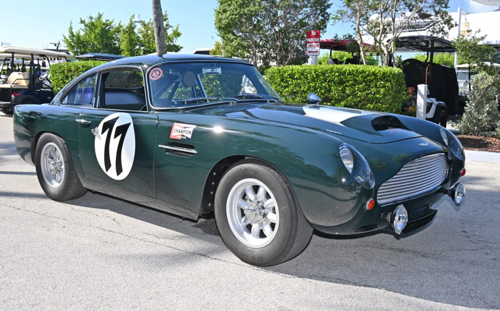 Aston Martin DB4 Continuation Series