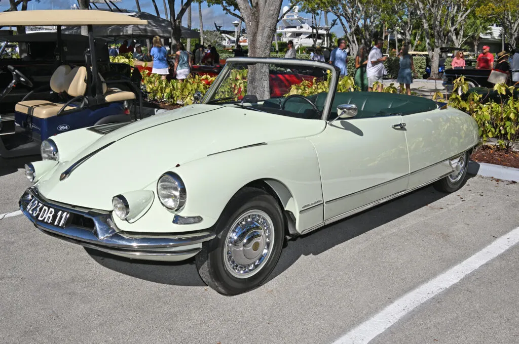 1970 Citroen DS21 Chapron Cabriolet.